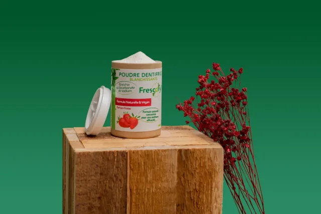 Frescoryl Nature poudre dentifrice fraise 40 g sans parabènes