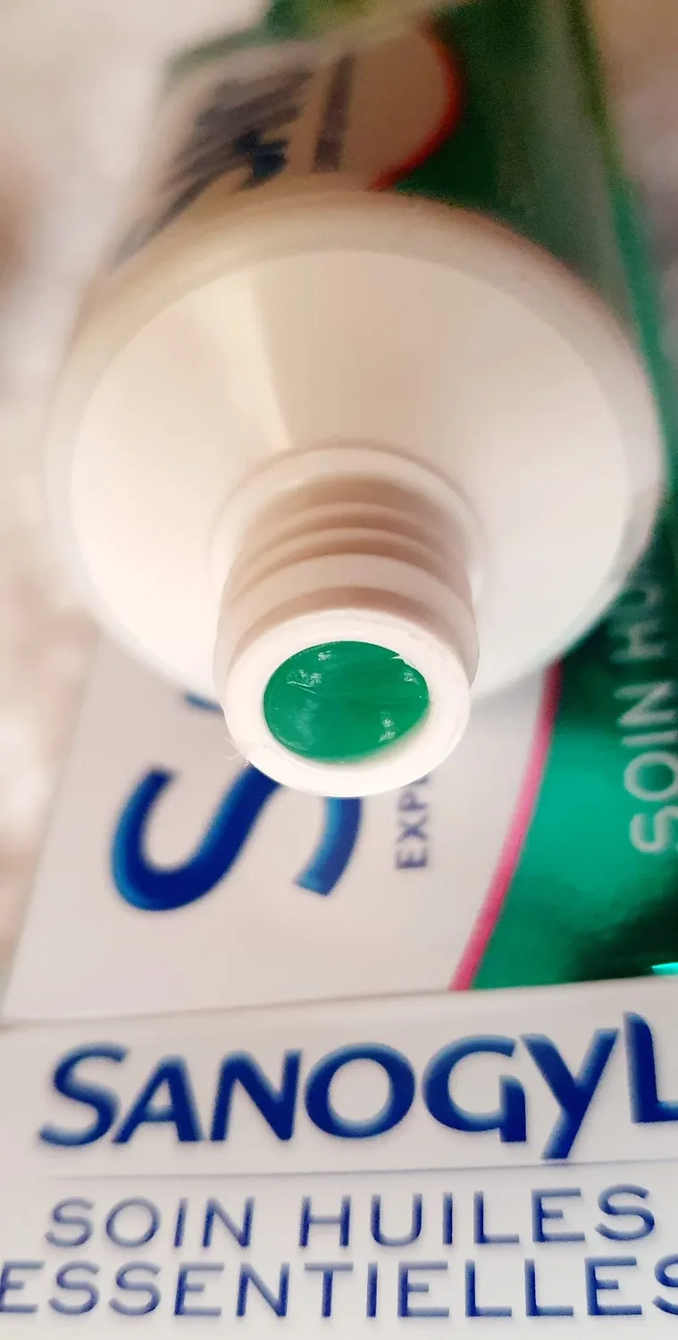 Sanogyl Soin Huiles Essentielles dentifrice 75 ml antibactérien