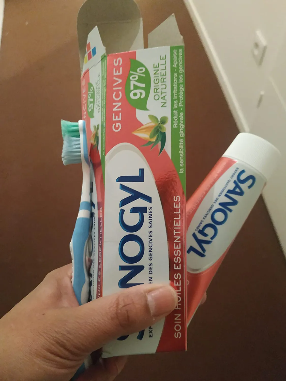 Sanogyl Soin Huiles Essentielles dentifrice gencives 75 ml naturel