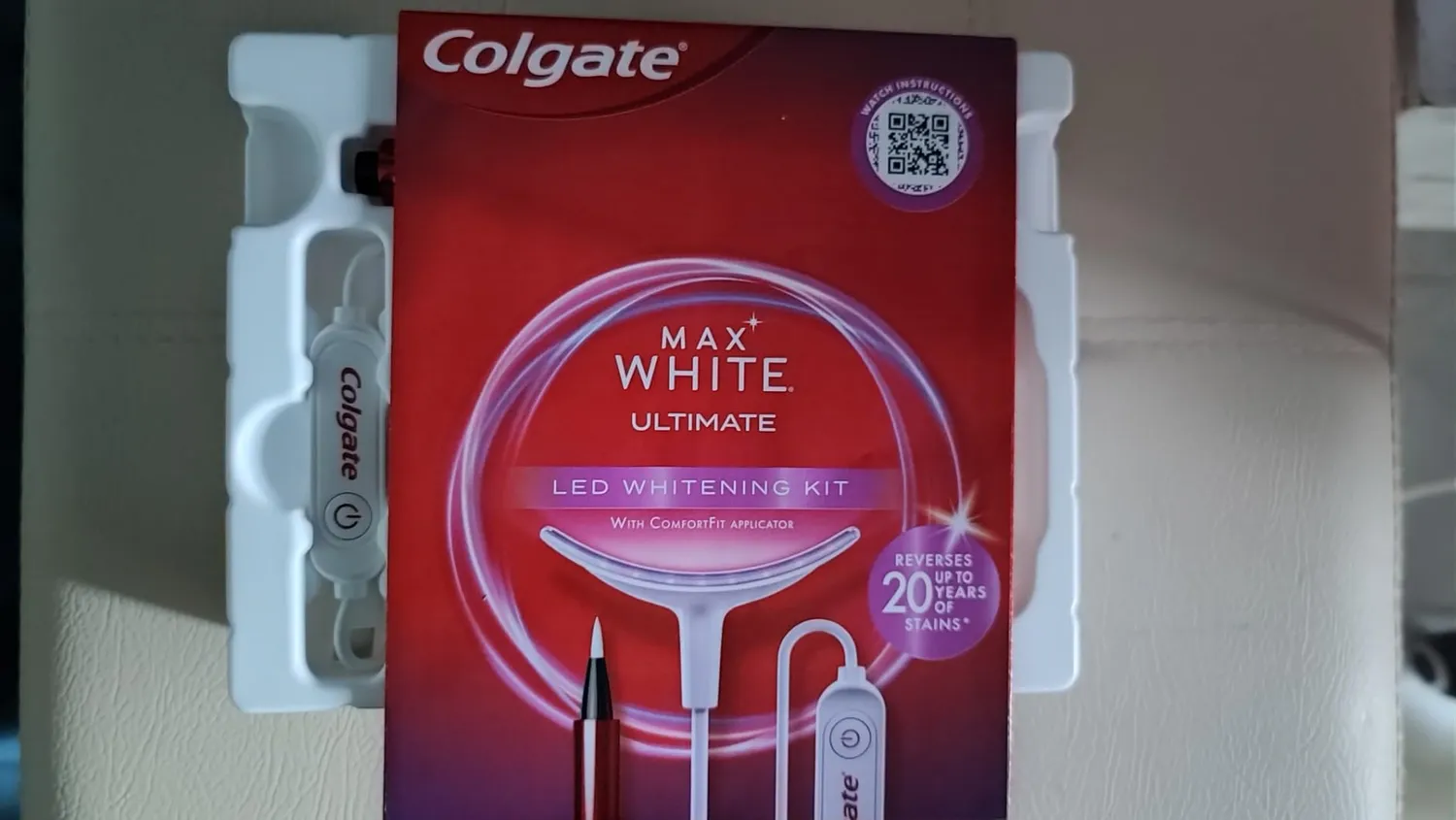 Colgate Max White Ultimate kit blanchiment LED à domicile sérum