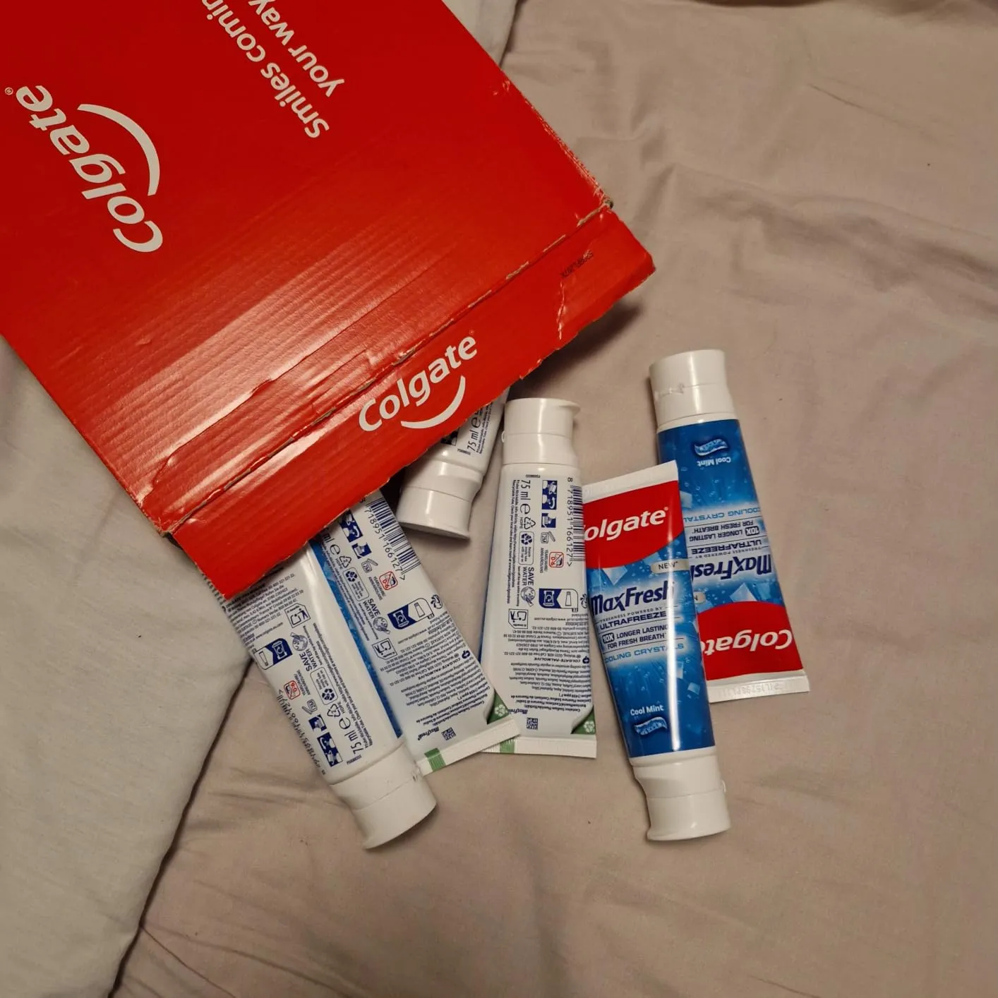 Colgate Max Fresh Dentifrice Cristaux Fraîcheur 12 x 75 ml menthe glaciale